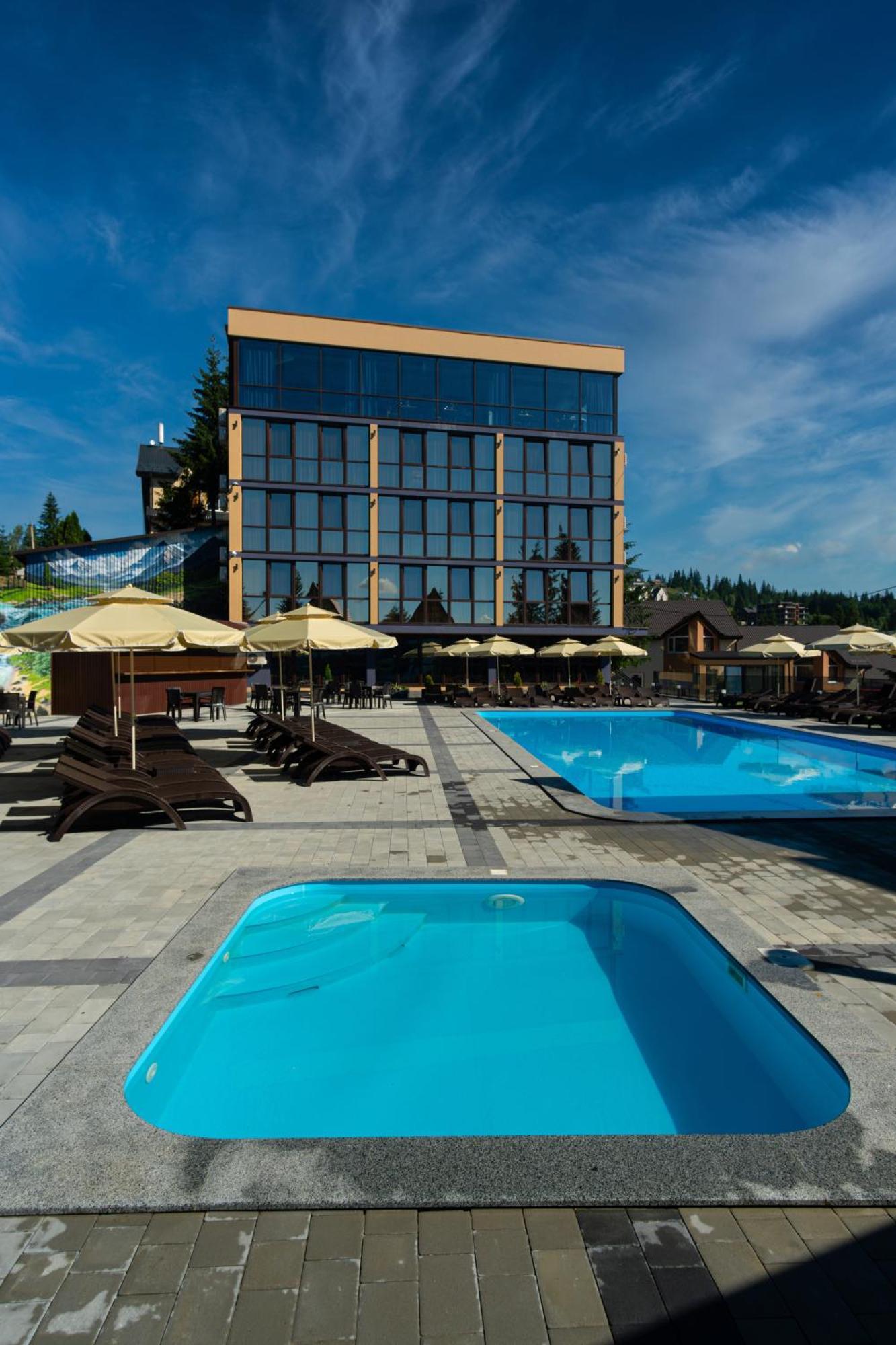 Summit Otel Yablunytsia Dış mekan fotoğraf