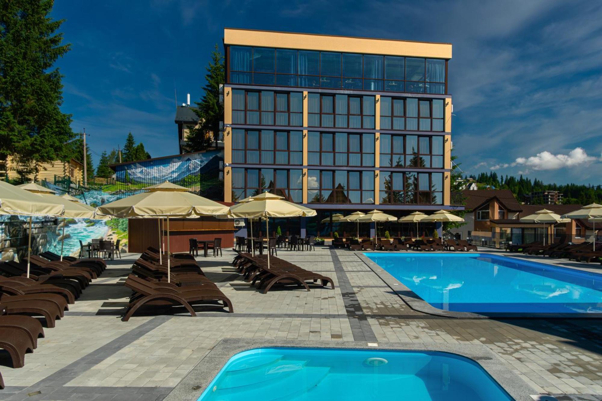 Summit Otel Yablunytsia Dış mekan fotoğraf