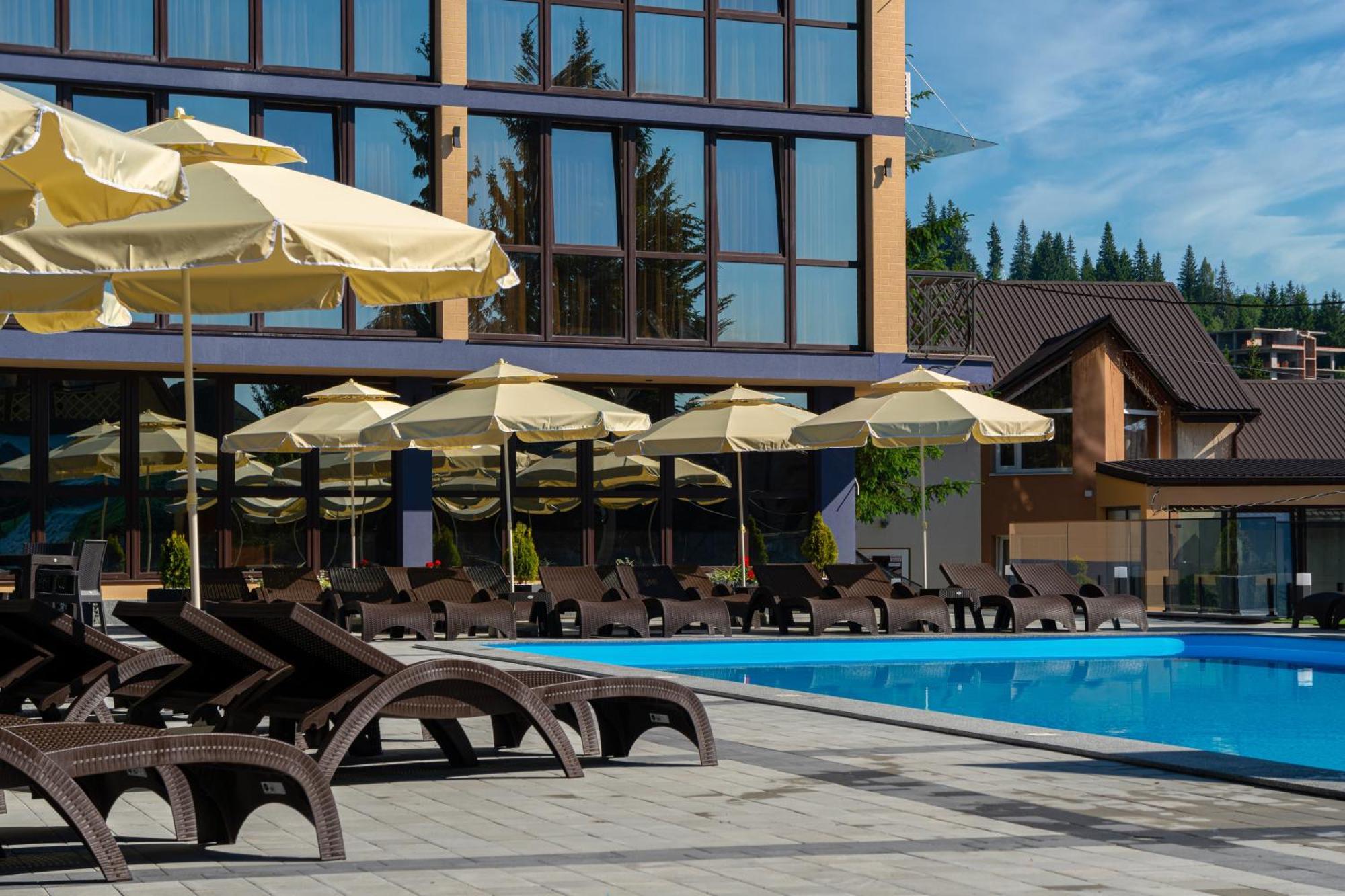 Summit Otel Yablunytsia Dış mekan fotoğraf