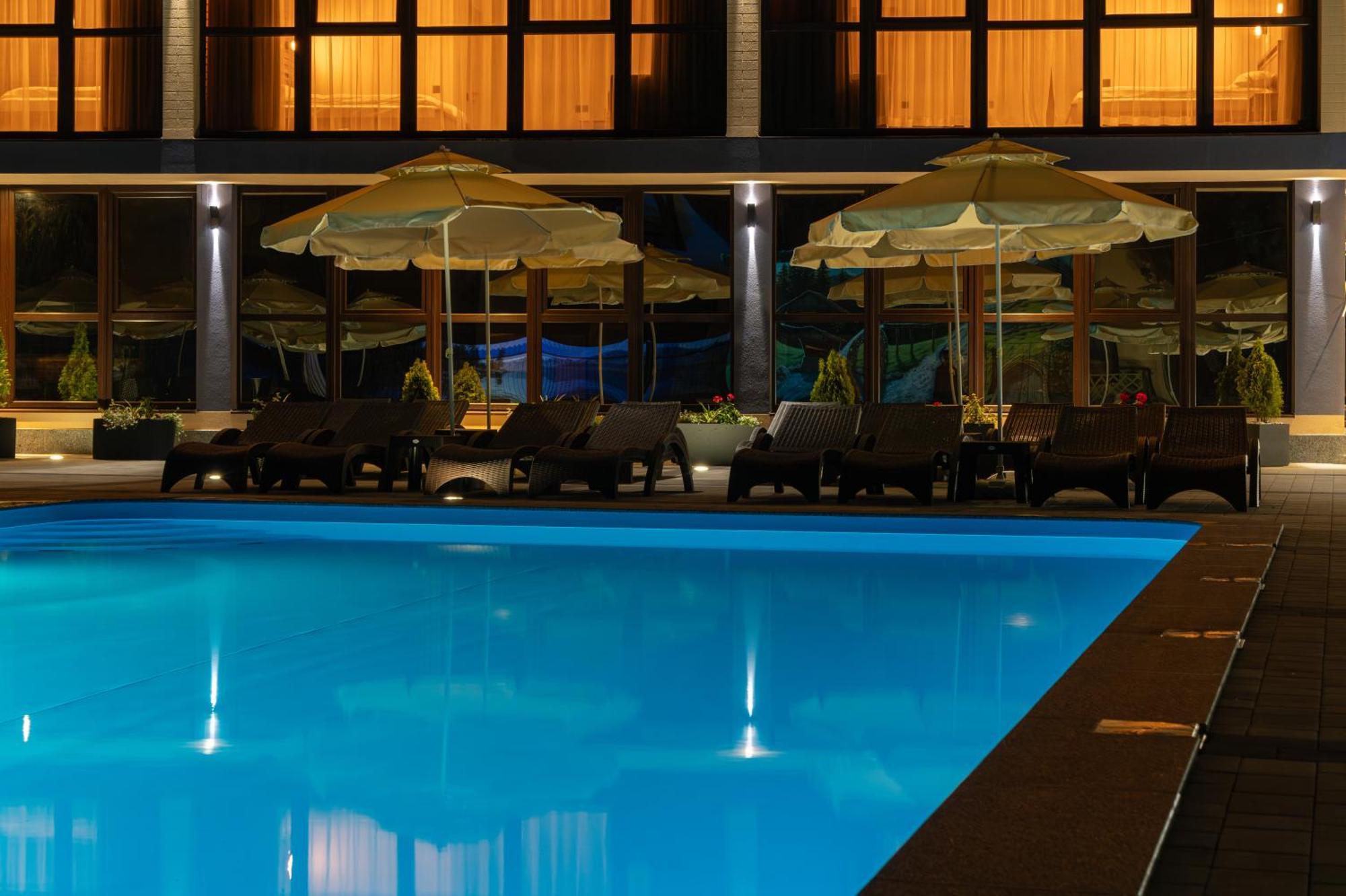Summit Otel Yablunytsia Dış mekan fotoğraf