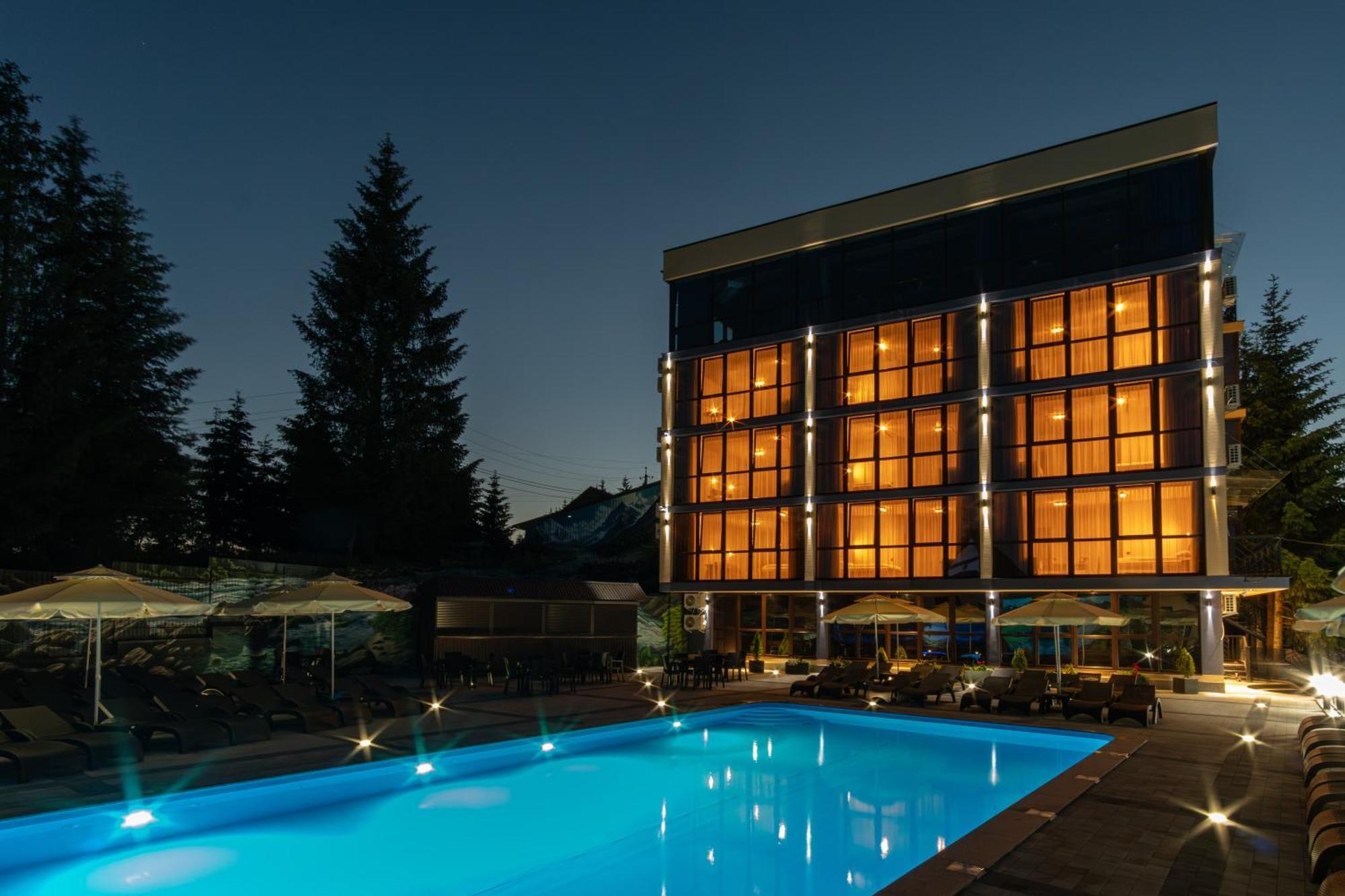 Summit Otel Yablunytsia Dış mekan fotoğraf